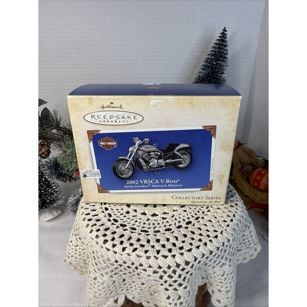 HALLMARK KEEPSAKE Harley-Davidson 2002 VRSCA V-Rod 2004 Christmas Ornament MIB